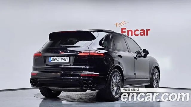 Porsche Cayenne 2016 — фото 2