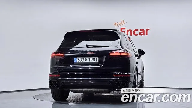 Porsche Cayenne 2016 — фото 4