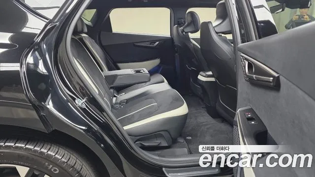 Kia EV6 2025 — фото 12