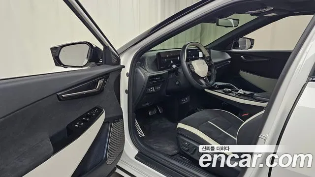 Kia EV6 2025 — фото 10