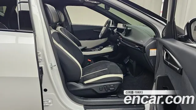 Kia EV6 2025 — фото 11