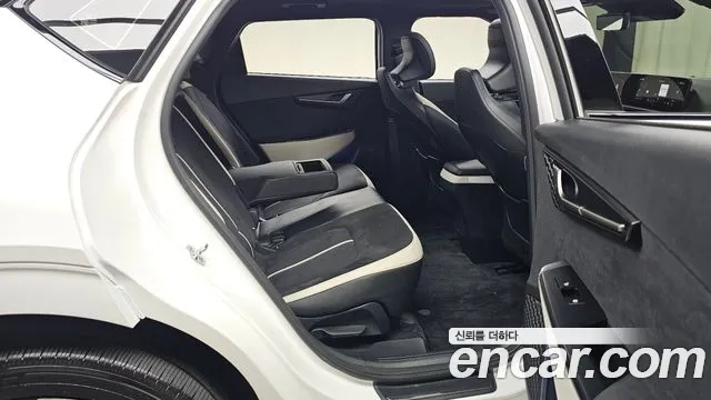 Kia EV6 2025 — фото 12