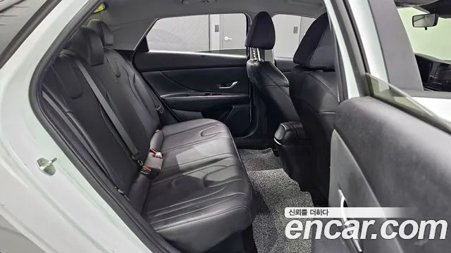 Hyundai AVANTE 2022 — фото 12