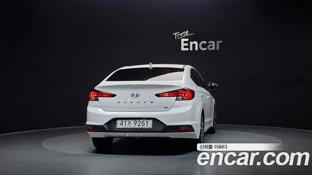 Hyundai AVANTE 2019 — фото 4