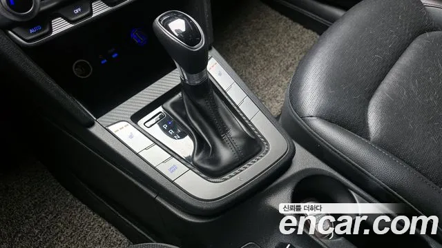 Hyundai AVANTE 2019 — фото 9