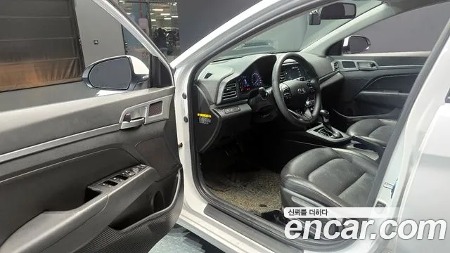 Hyundai AVANTE 2019 — фото 11