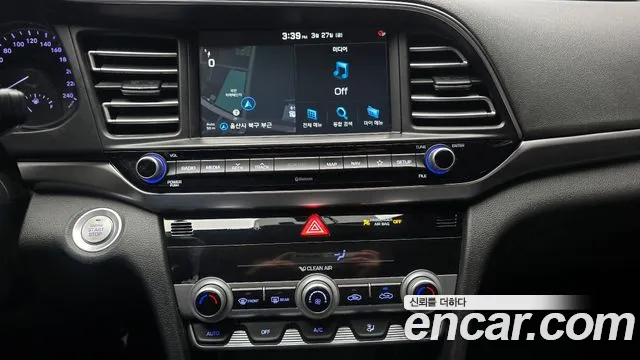 Hyundai AVANTE 2019 — фото 15