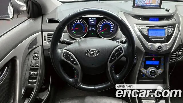 Hyundai AVANTE 2013 — фото 14
