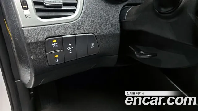 Hyundai AVANTE 2013 — фото 15