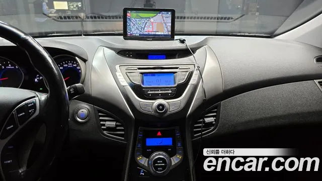 Hyundai AVANTE 2013 — фото 17
