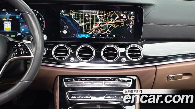 Mercedes-Benz E-Class 2021 — фото 14