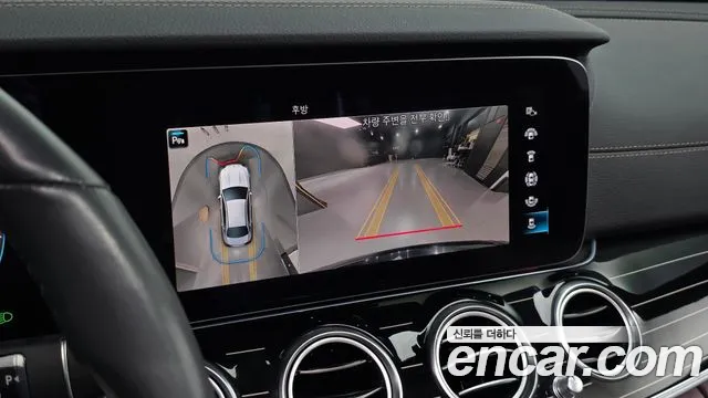 Mercedes-Benz E-Class 2021 — фото 15