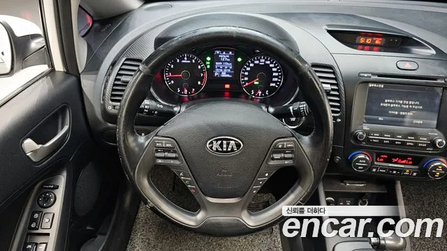 Kia K3 2014 — фото 13