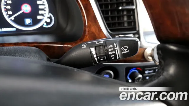 Hyundai Equus 2014 — фото 15