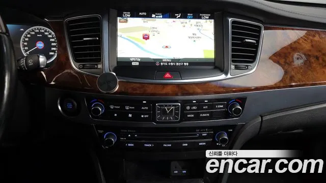 Hyundai Equus 2014 — фото 16
