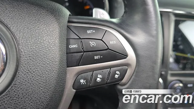 Jeep Cherokee 2018 — фото 18