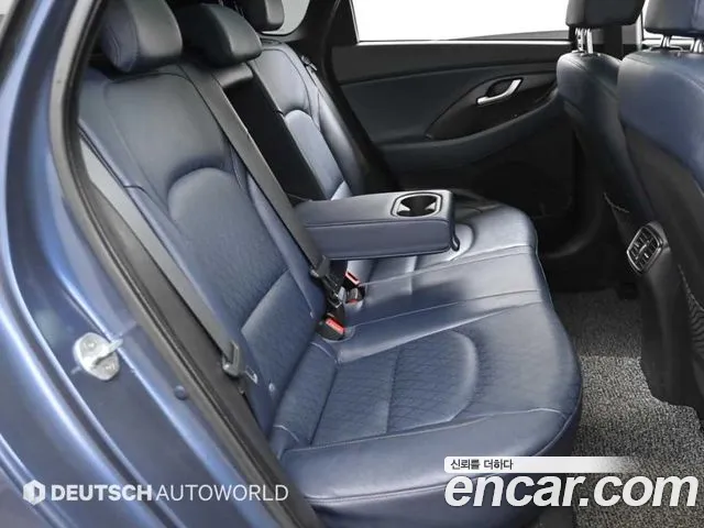 Hyundai i30 2017 — фото 12
