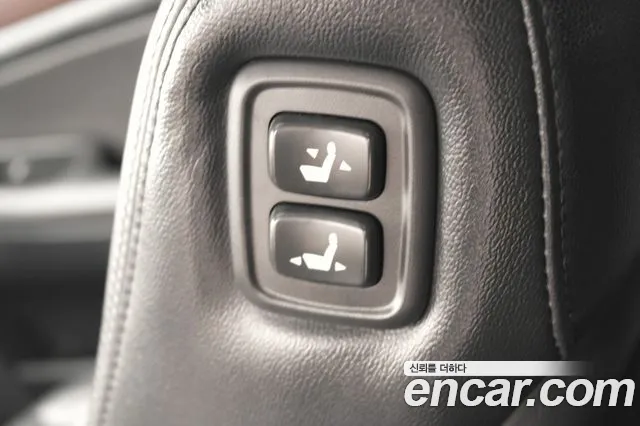 Hyundai Genesis 2012 — фото 15