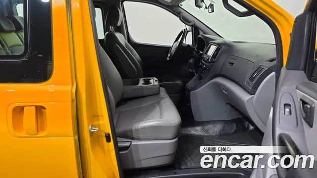 Hyundai Starex 2019 — фото 17