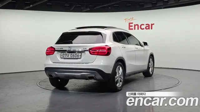 Mercedes-Benz GLA-Class 2015 — фото 2