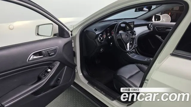Mercedes-Benz GLA-Class 2015 — фото 11