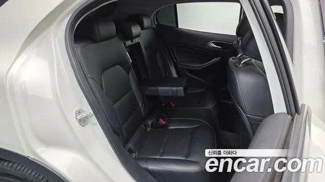 Mercedes-Benz GLA-Class 2015 — фото 12
