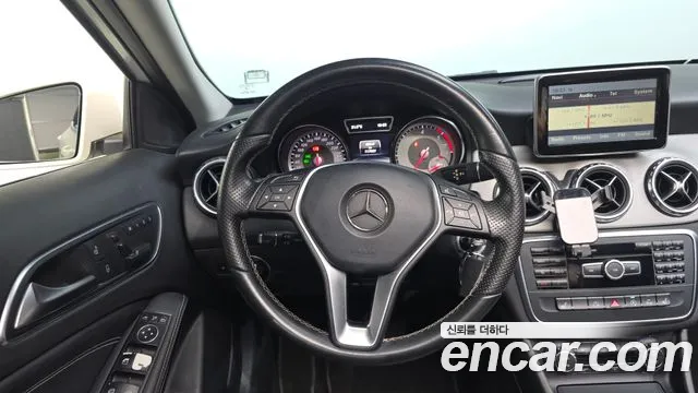 Mercedes-Benz GLA-Class 2015 — фото 13