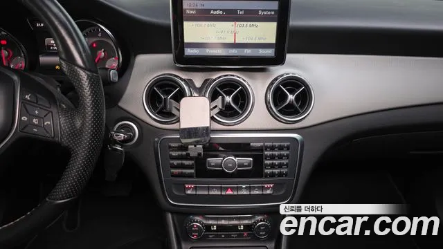 Mercedes-Benz GLA-Class 2015 — фото 14