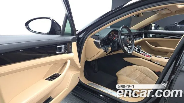 Porsche Panamera 2018 — фото 17