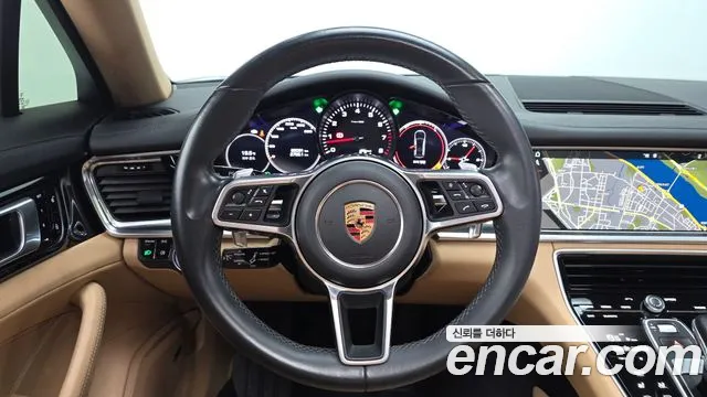 Porsche Panamera 2018 — фото 19