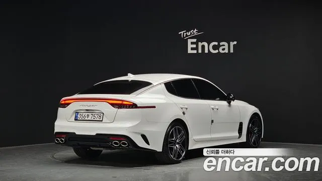 Kia Stinger 2023 — фото 2