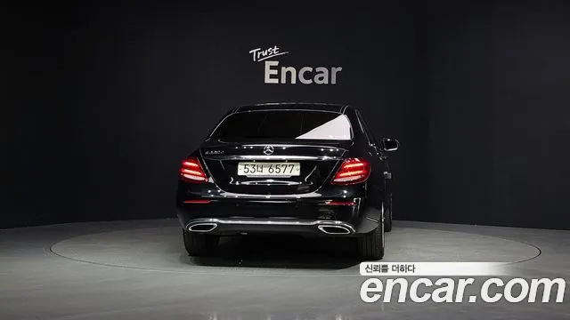 Mercedes-Benz E-Class 2019 — фото 4