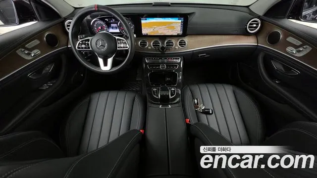 Mercedes-Benz E-Class 2019 — фото 10