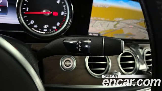 Mercedes-Benz E-Class 2019 — фото 12
