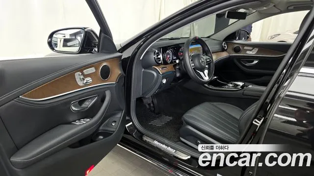 Mercedes-Benz E-Class 2019 — фото 13