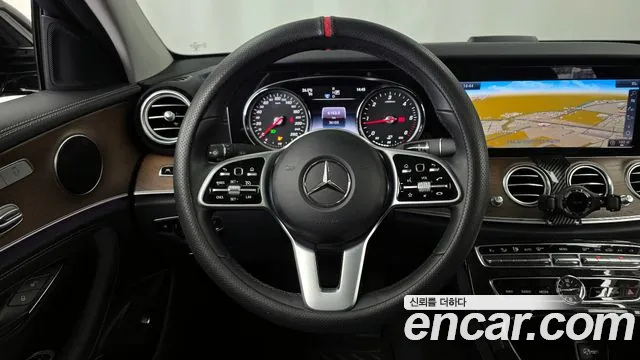 Mercedes-Benz E-Class 2019 — фото 18