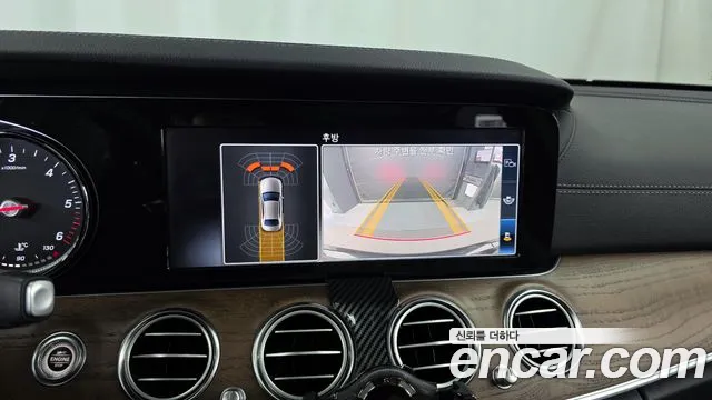 Mercedes-Benz E-Class 2019 — фото 20