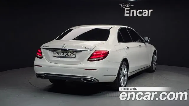 Mercedes-Benz E-Class 2019 — фото 2