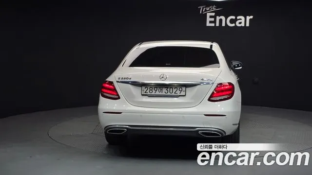 Mercedes-Benz E-Class 2019 — фото 4