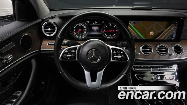 Mercedes-Benz E-Class 2019 — фото 13