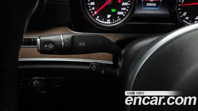 Mercedes-Benz E-Class 2019 — фото 16
