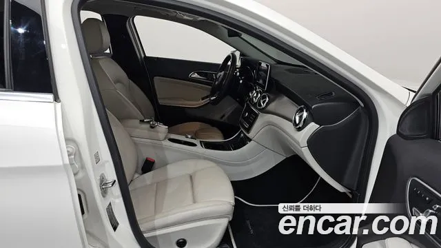 Mercedes-Benz GLA-Class 2019 — фото 16