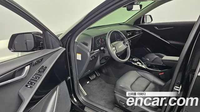 Kia Niro 2022 — фото 10