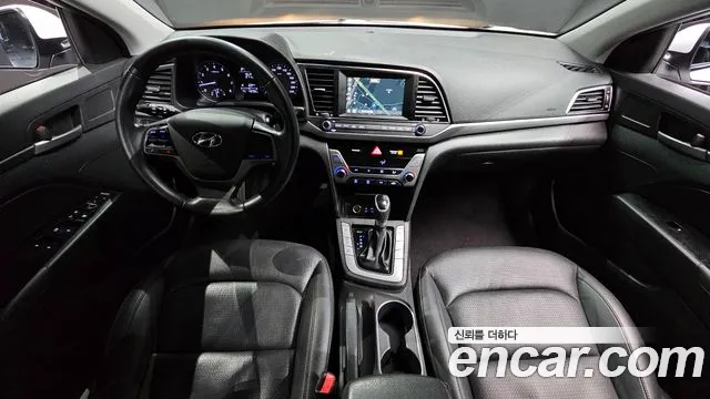 Hyundai AVANTE 2016 — фото 10