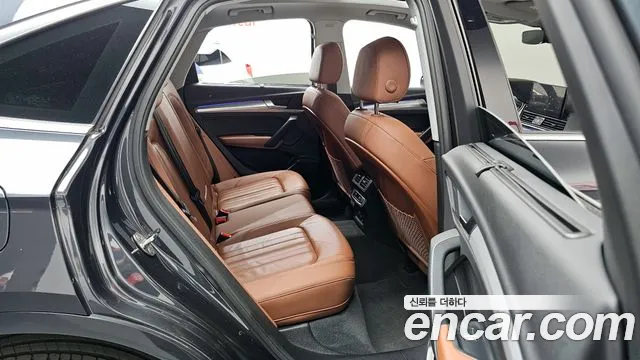 Audi Q5 2023 — фото 18