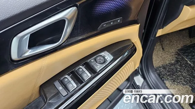 Kia Canival 2023 — фото 16