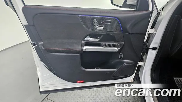 Mercedes-Benz GLB-Class 2022 — фото 14