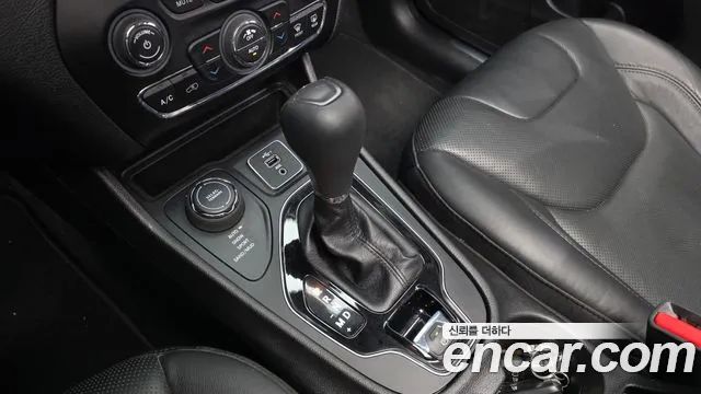 Jeep Cherokee 2020 — фото 12