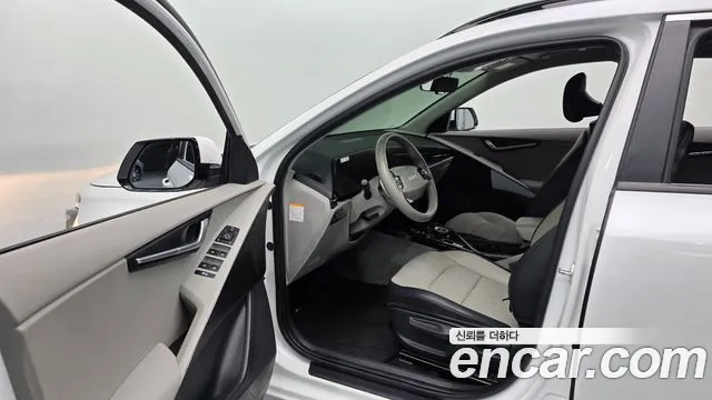 Kia Niro 2023 — фото 10