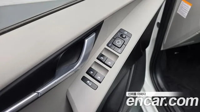 Kia Niro 2023 — фото 18